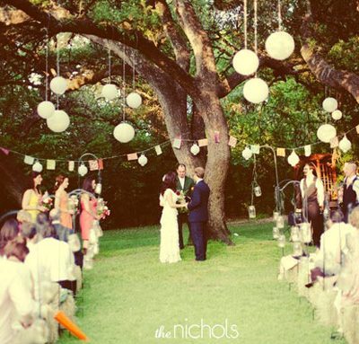 Decora tu ceremonia al aire libre. Bodas en el campo.