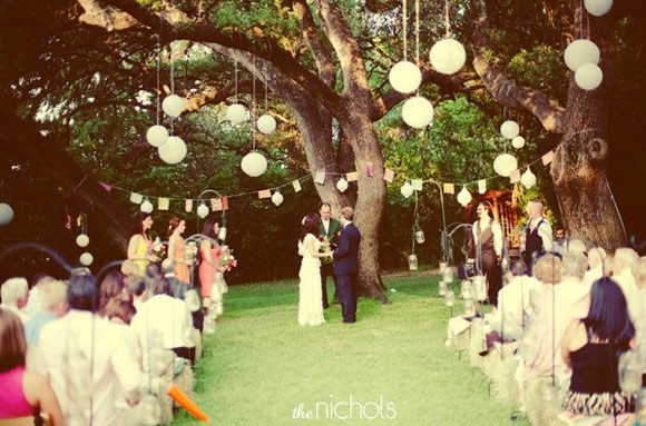 Decora tu ceremonia al aire libre. Bodas en el campo.