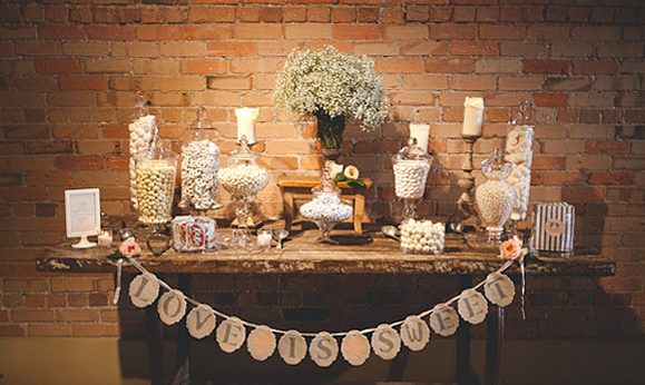 Candy Bar: una preciosa idea para endulzar tu boda • Beautiful Blue Brides