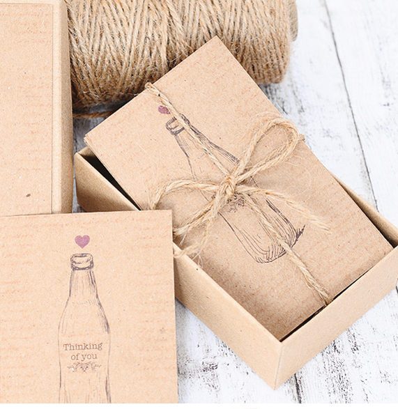Tarjetas y bolsas craft para regalar con diseños vintage