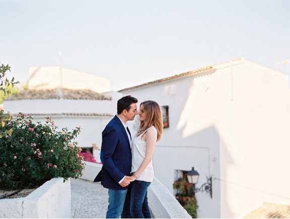 Fran y Susana (Attitude Fotografía) son los protagonistas de esta preciosa sesión de fotos de pareja en la playa realizada por Miguel Varona.