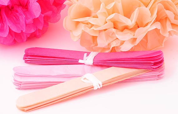 Diy para bodas: Como hacer pompones de papel en dos colores