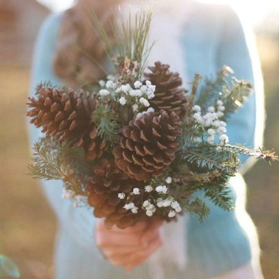 Decoración de boda con piñas 1 ramo de novia