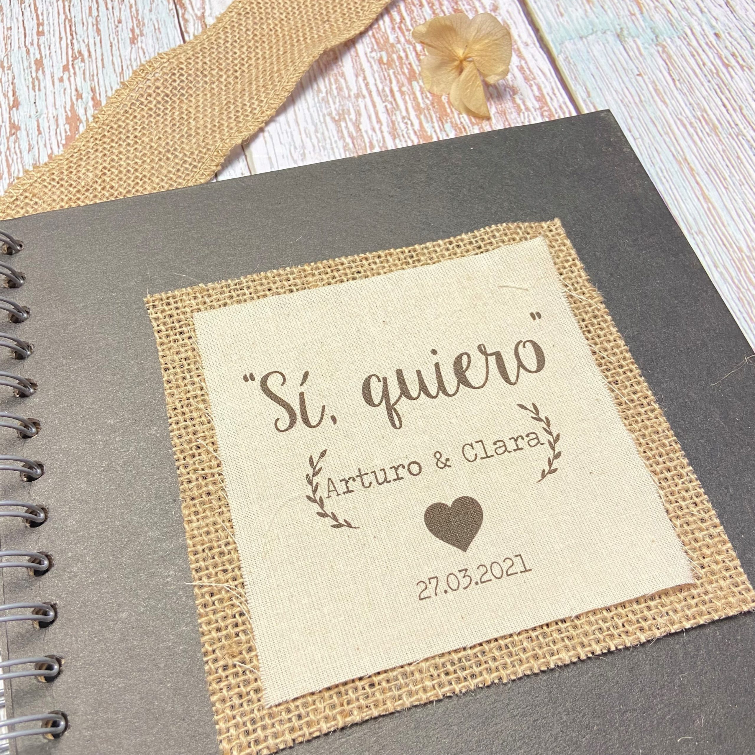 Libro de firmas de boda negro con flores