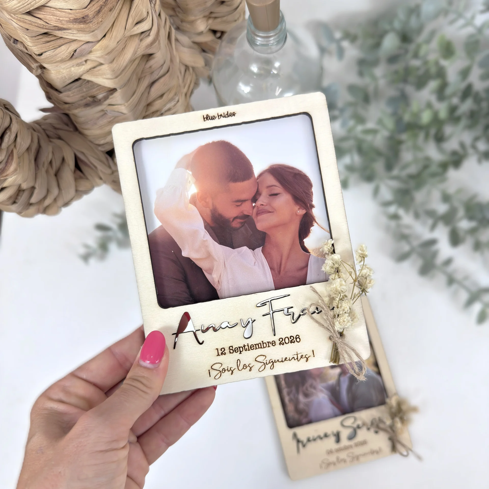 Marco personalizado para próximos novios con nombres fecha y fotografía