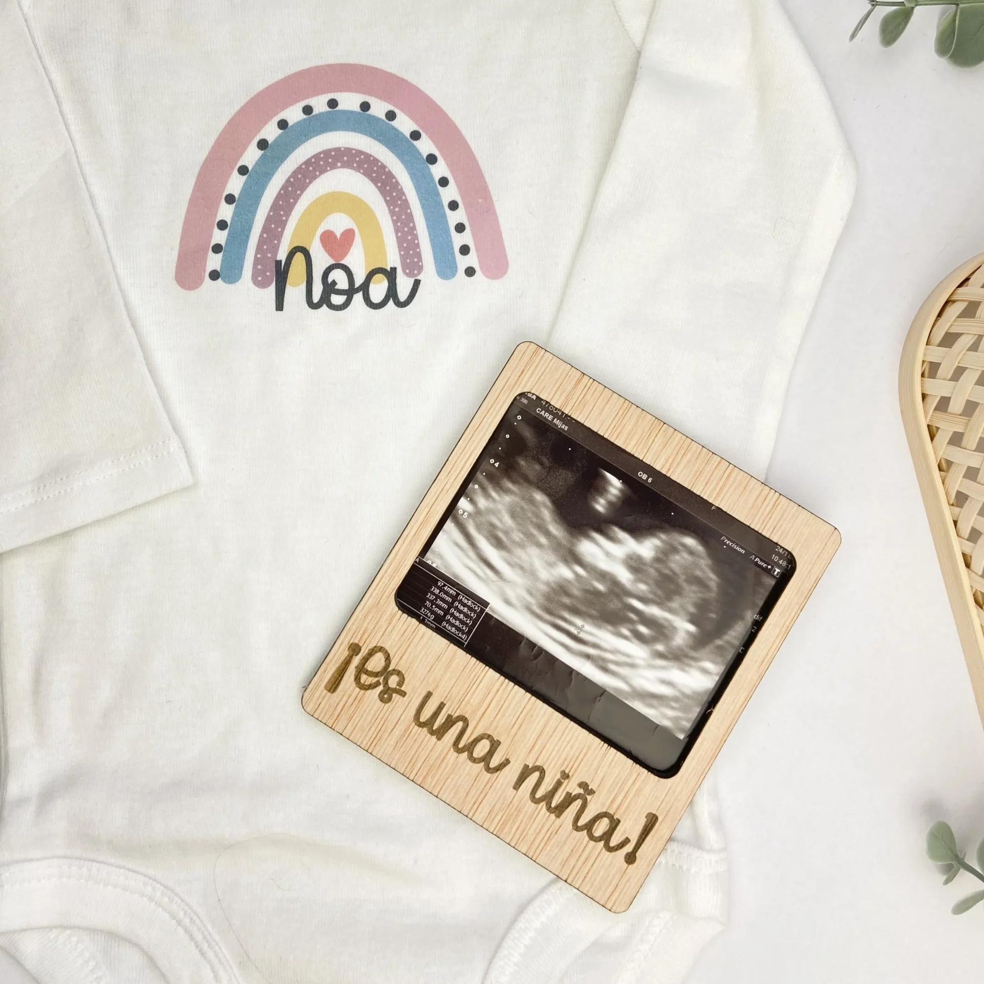 MARCO REVELADOR DE SEXO EN MADERA