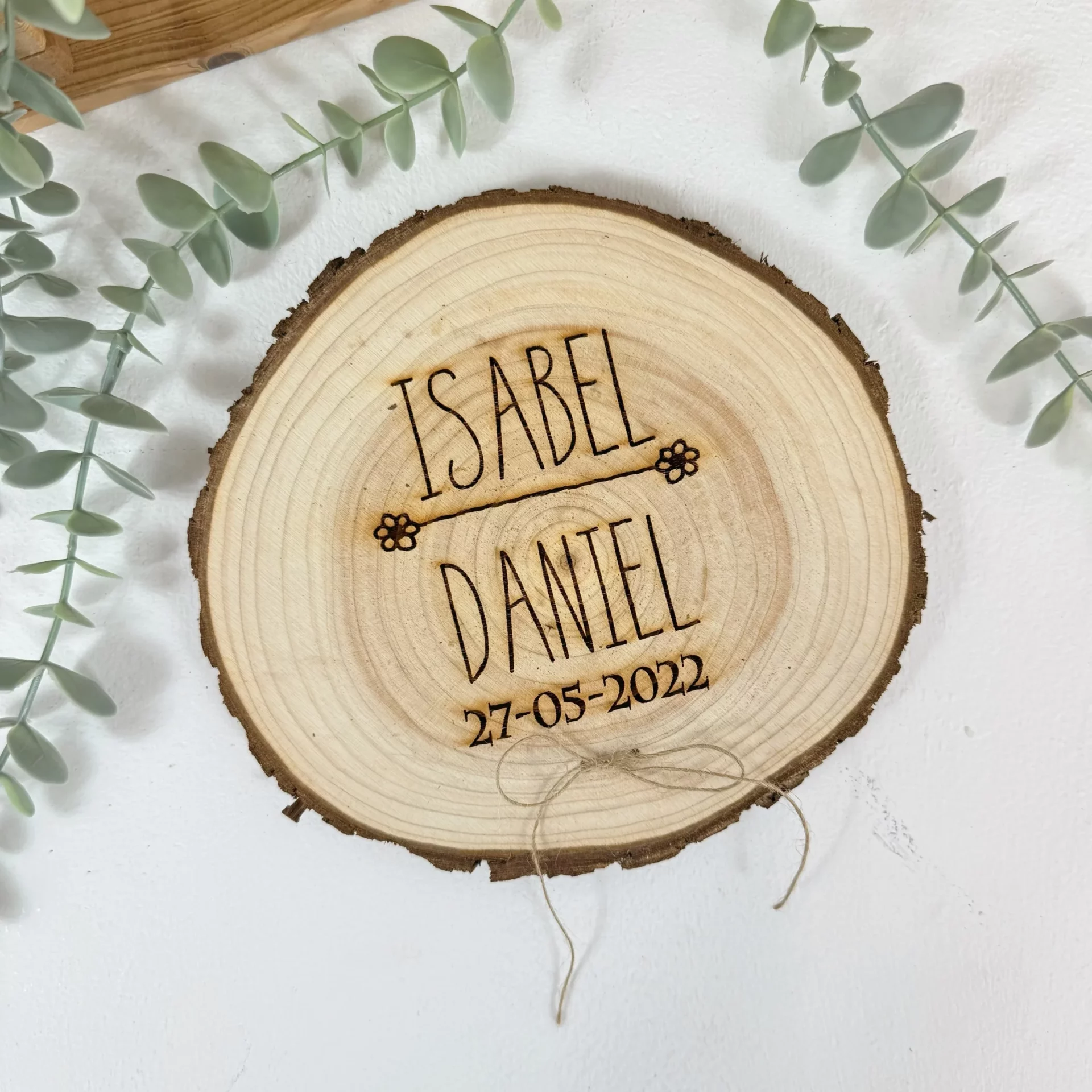 Rodaja de madera porta alianzas personalizada MODELO 9