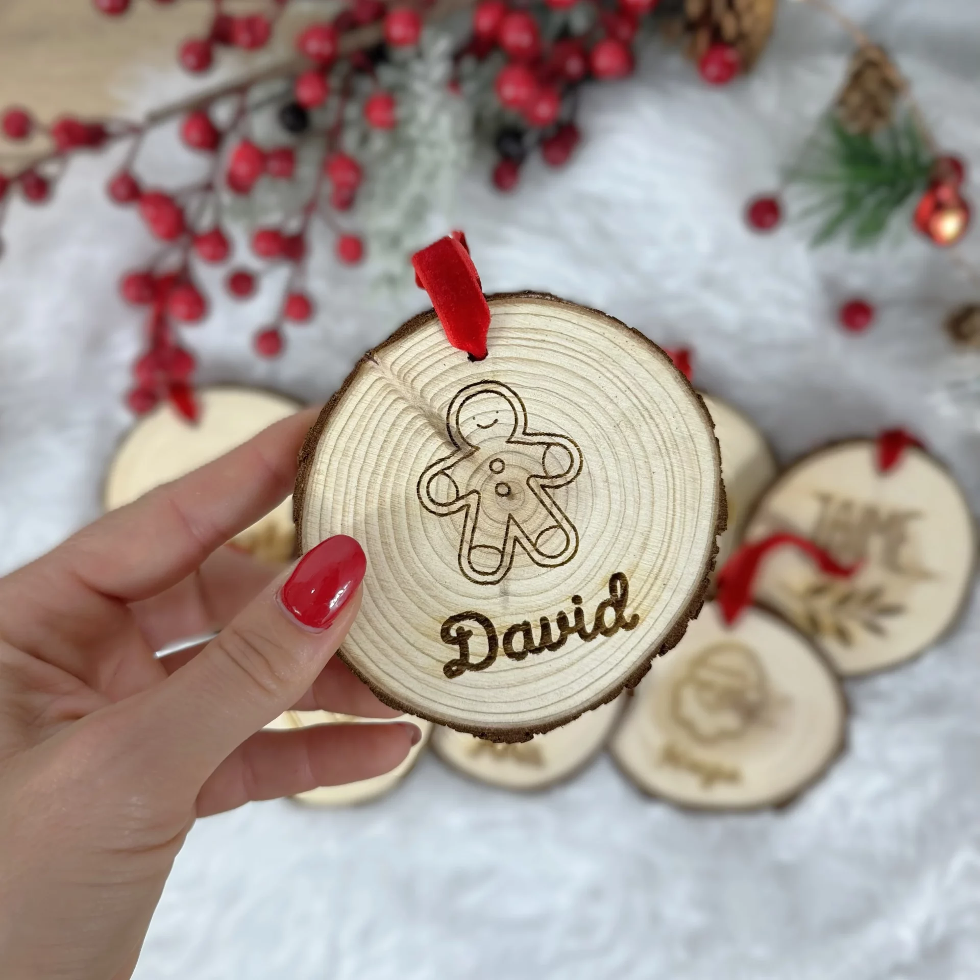 ADORNO DE NAVIDAD RODAJA DE MADERA GALLETA DE JENGIBRE