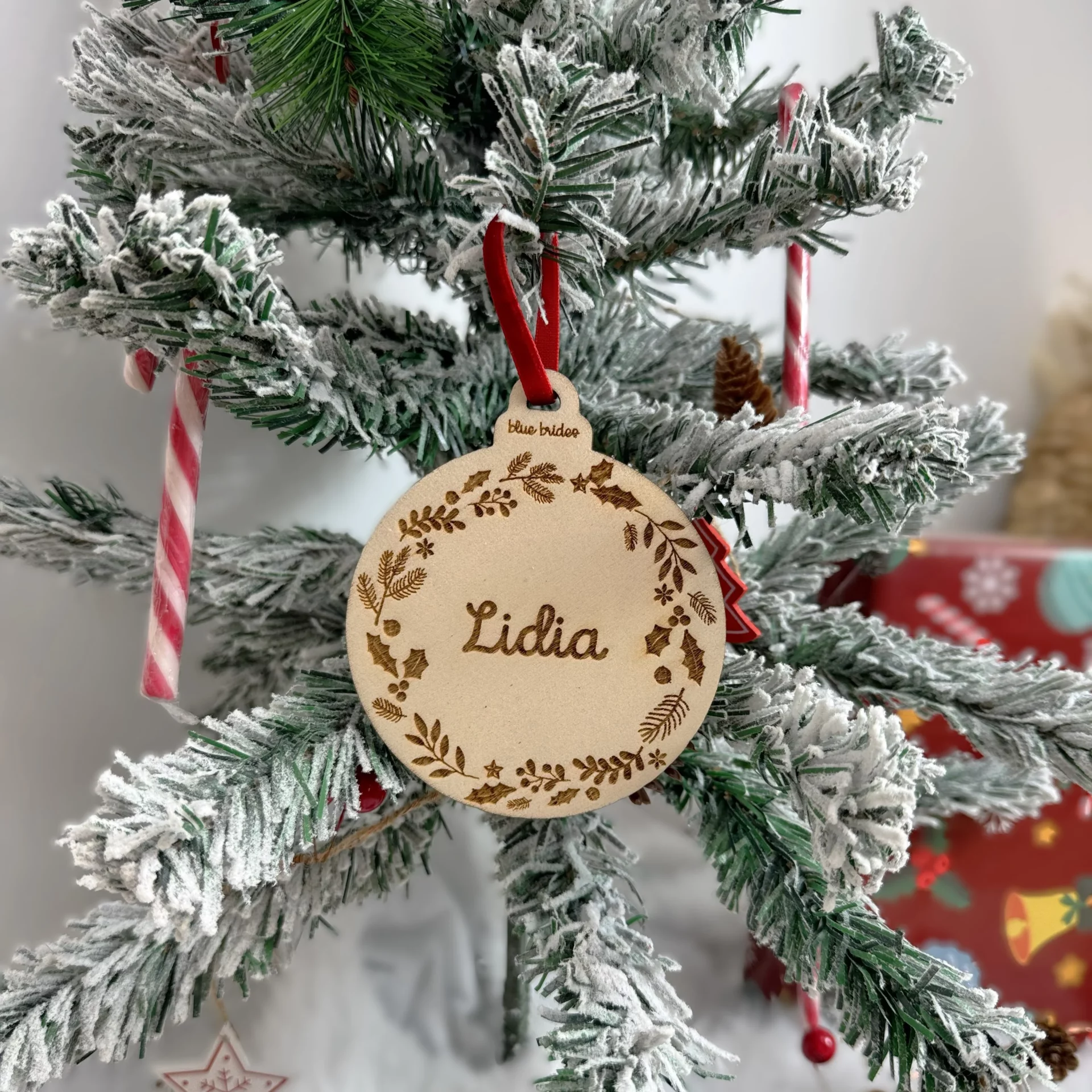 Adorno de madera corona navidad