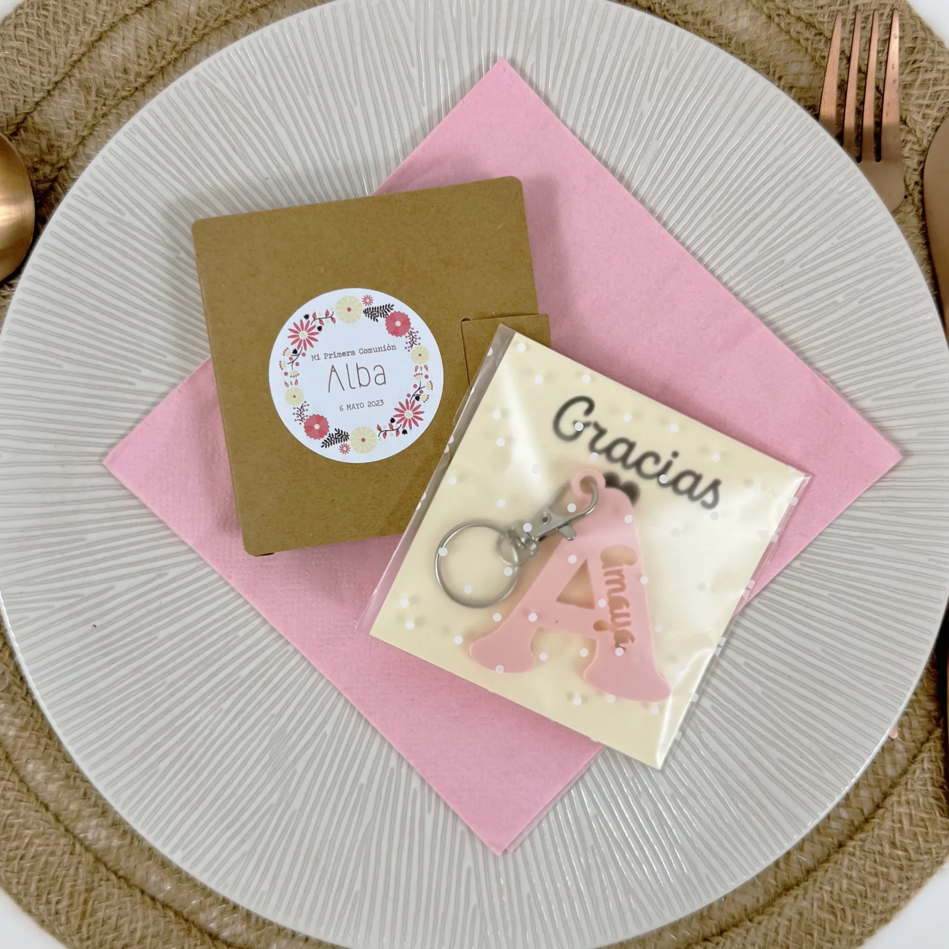 CAJA DE COLORES PERSONALIZADA