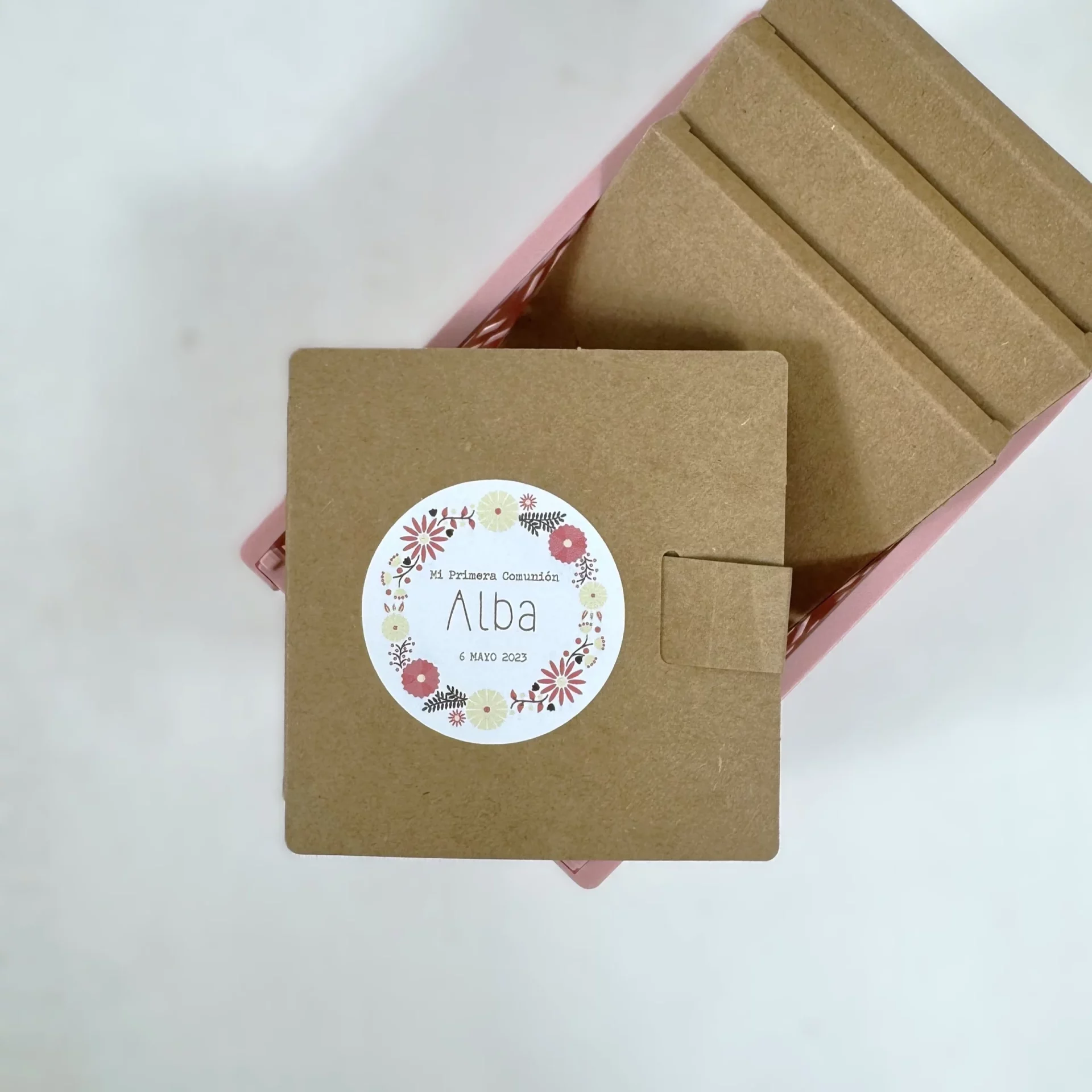 CAJA DE COLORES PERSONALIZADA