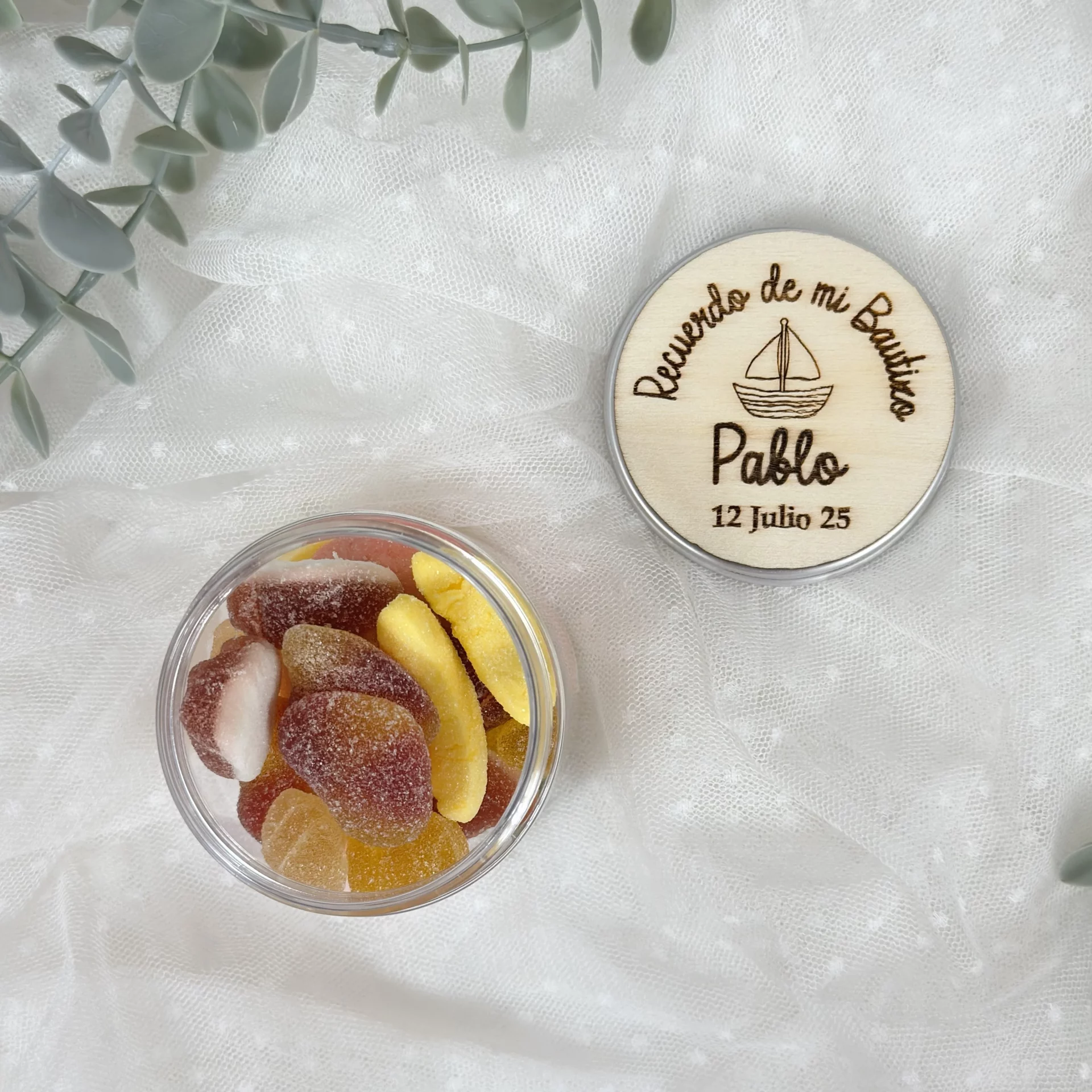 bote de chuches personalizado bautizo con tapa de madera BARQUITO