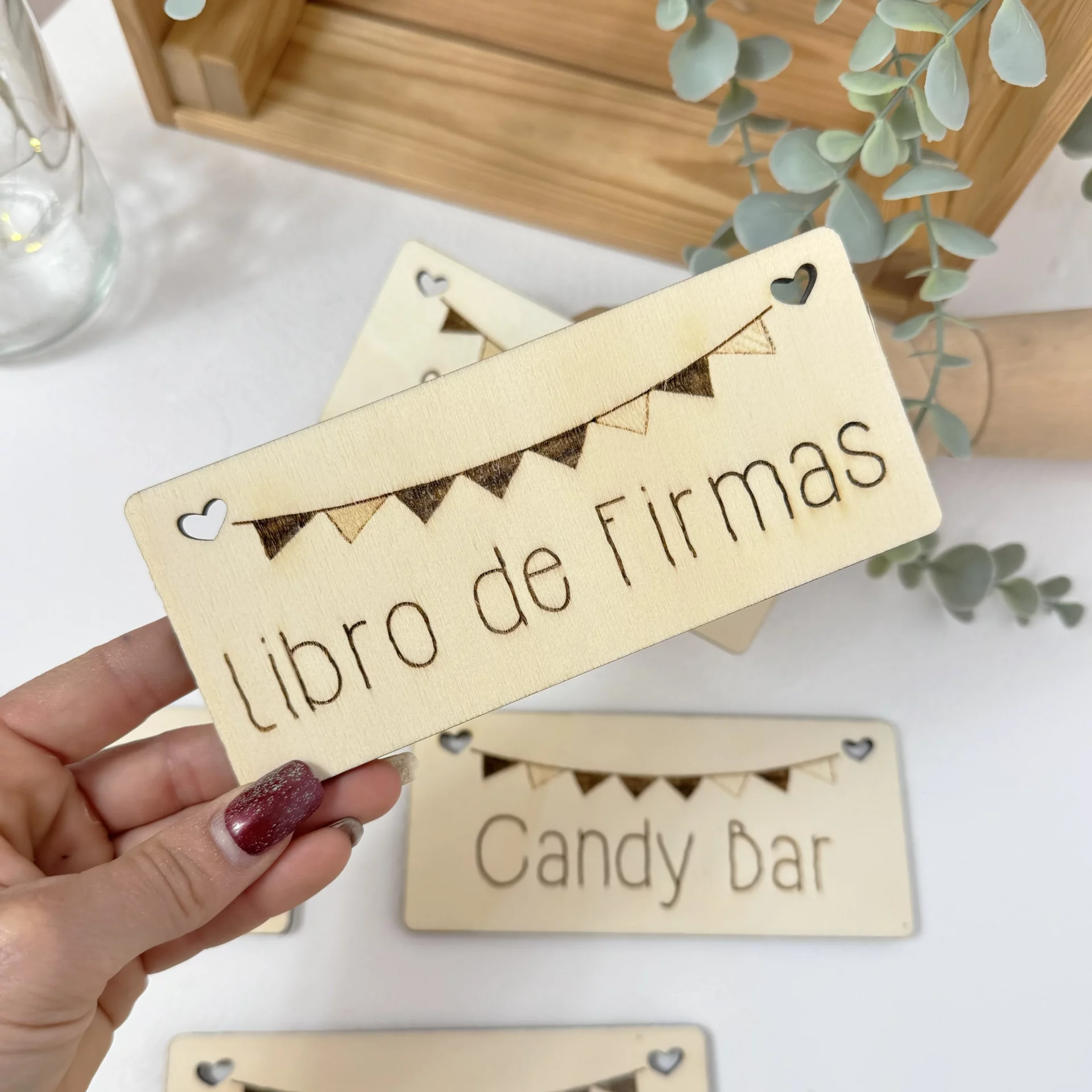 cartel madera banderines decoracion mesa bautizo LIBRO DE FIRMAS