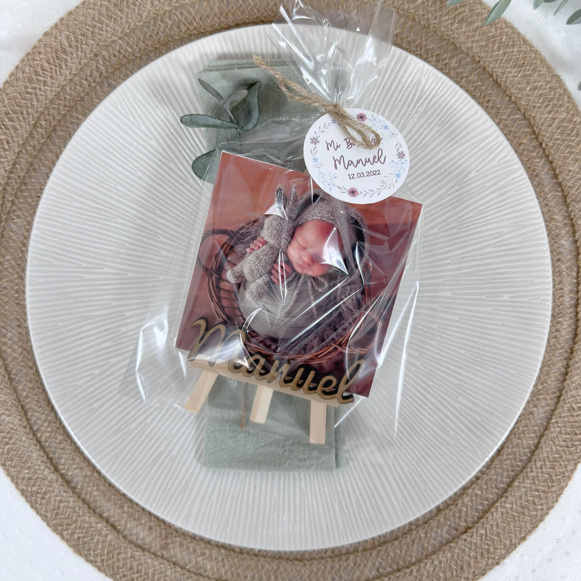 detalle bautizo listo para regalar con bolsita y etiqueta personalizada con foto
