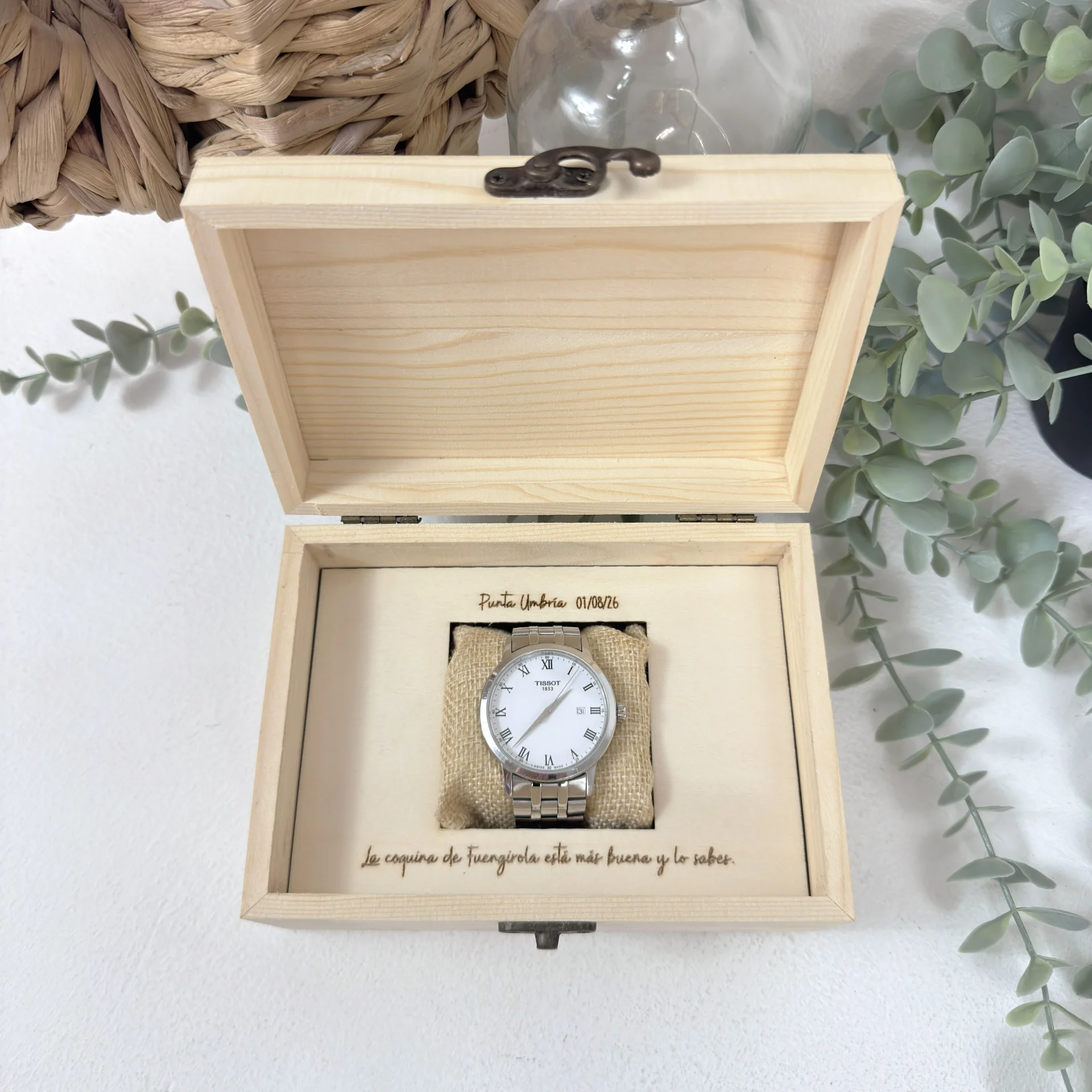 Caja de madera para reloj personalizada con mensaje grabado en el interior