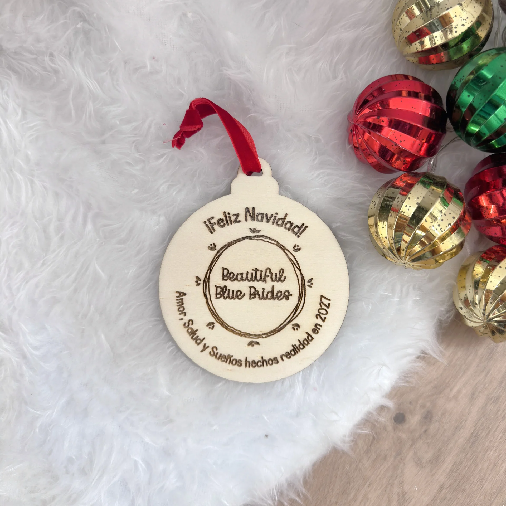 Adorno de Navidad corporativo de madera personalizado con logo