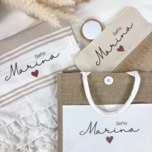 Pack regalo profesora personalizado con bolso, neceser y toalla